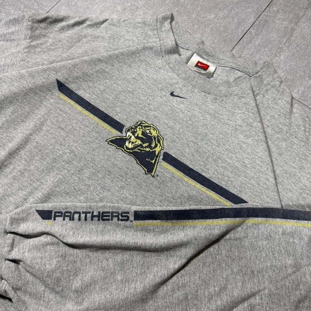 Vintage 2000s Nike Panthers Long Sleeve Tee